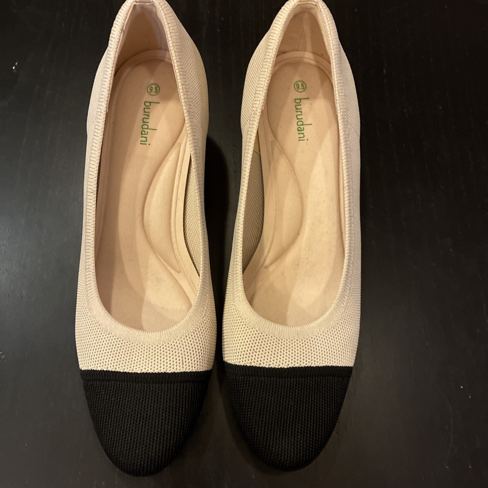 Burundi Cloth Pumps Size 9.5 Women's . Comfort Pumps